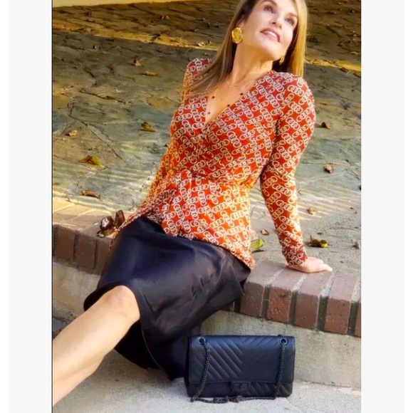 cAbi 3951 Ringleader Wrap Stretch Long Sleeve Top Mesh Signet Chain Print M NWOT - Picture 2 of 5